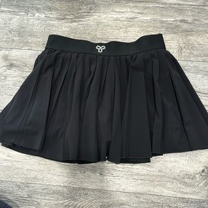 Aritzia TNA athletic skirt